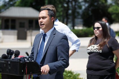 Joaquin Castro and Beto O’Rourke Rally 1,000 Supporters in San Antonio