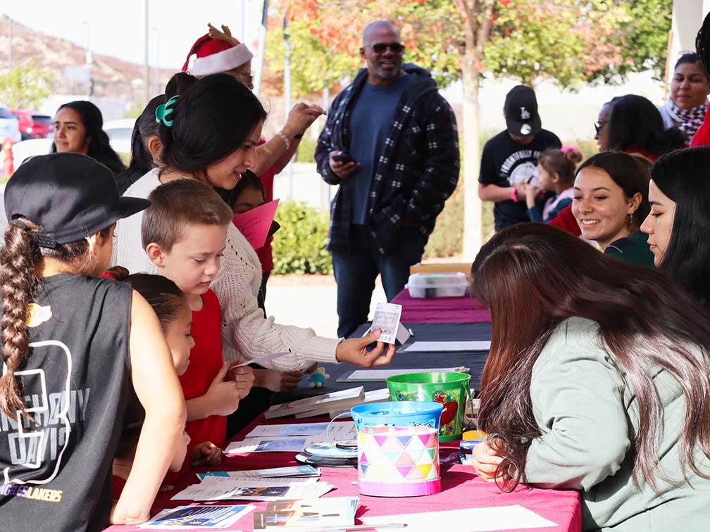 Transforming Lives: How Community Outreach Programs Empower At-Risk Youth Transforming Lives: How Community Outreach Programs Empower At-Risk Youth