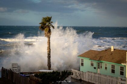 Prepare for a Spectacular Show: King Tide Set to Crash San Diego Coast!