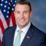 Duncan Hunter: California Republican officially resigns after pleading guilty to corruption – The Guardian