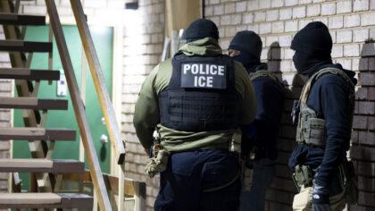 More than 225 charged for immigration-related crime in Arizona over a 1-week period – KTAR News 92.3 FM More than 225 charged for immigration-related crime in Arizona over a 1-week period – KTAR News 92.3 FM