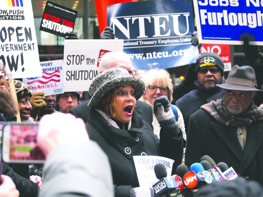Illinois Federal Workers Face Intense Stress as Government Shutdown Halts Paychecks