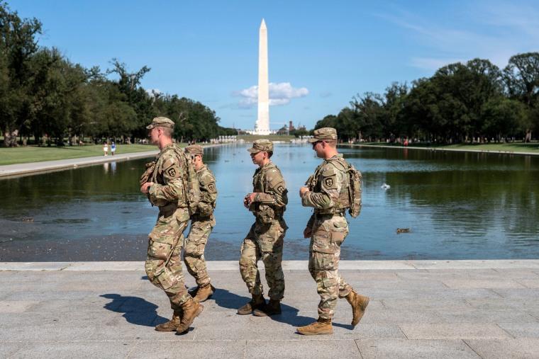 Trump Deploys National Guard in Washington, Assumes Control of Local Police