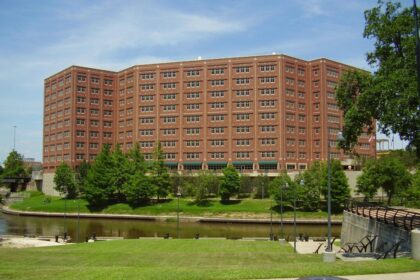 Video Footage Reveals Intense Altercation Between Detention Officer and Inmate That Led to Man’s Death in Harris County Jail