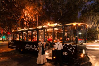 10 Spooktacular Ghost Tours in the US Every History and Horror Enthusiast Must Experience
