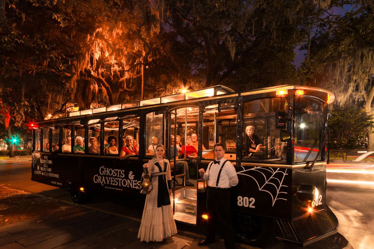 10 Spooktacular Ghost Tours in the US Every History and Horror Enthusiast Must Experience