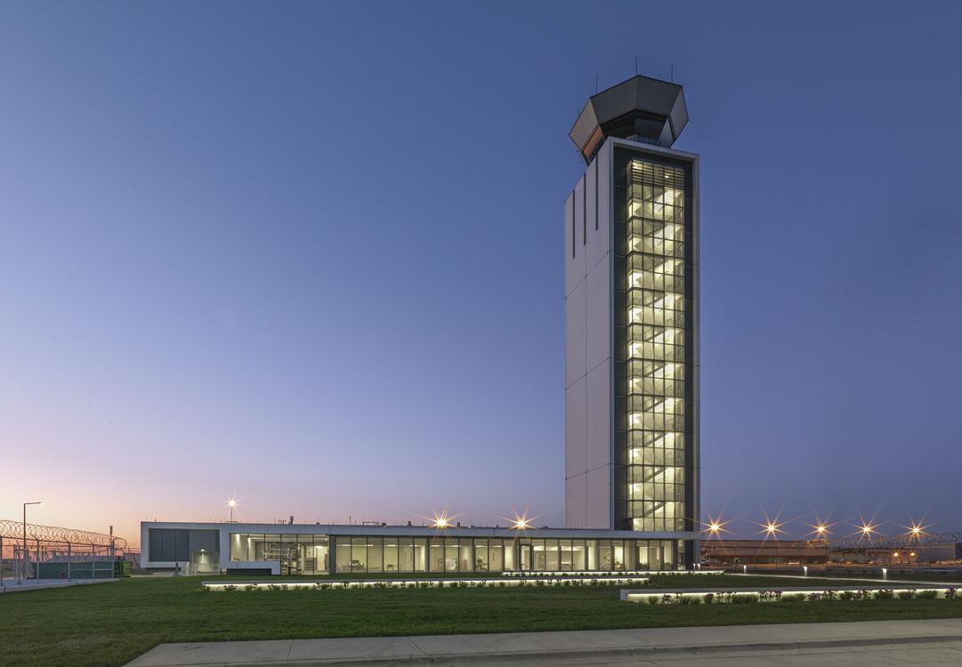 Chicago Air Traffic Controllers Receive Partial Paychecks Amid Government Shutdown Chicago Air Traffic Controllers Receive Partial Paychecks Amid Government Shutdown