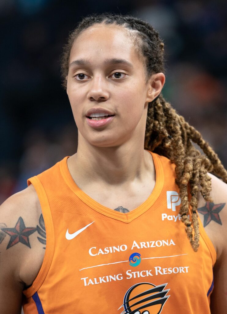 Phoenix Suns Honor WNBA Star Brittney Griner with Breathtaking Court Design Phoenix Suns Honor WNBA Star Brittney Griner with Breathtaking Court Design