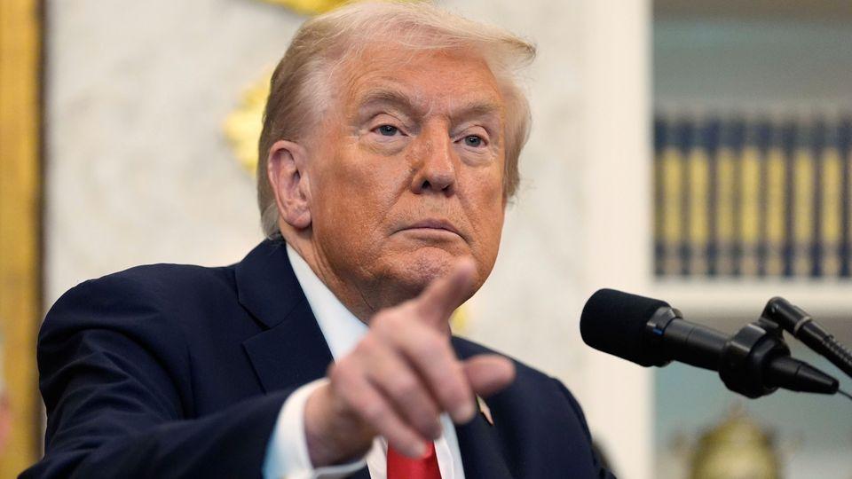 Trump Agrees to Extend Judge’s Block on National Guard Deployment in Chicago as Supreme Court Reviews Case