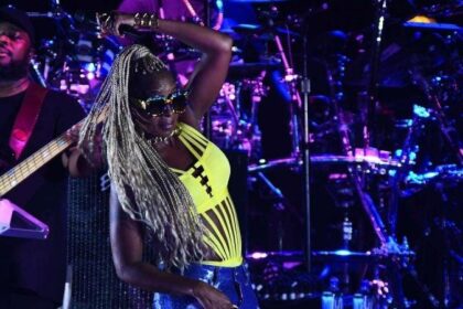 Mary J. Blige celebrates Fourth of July in Philadelphia (with a whole bunch of fireworks) – PennLive.com Mary J. Blige celebrates Fourth of July in Philadelphia (with a whole bunch of fireworks) – PennLive.com