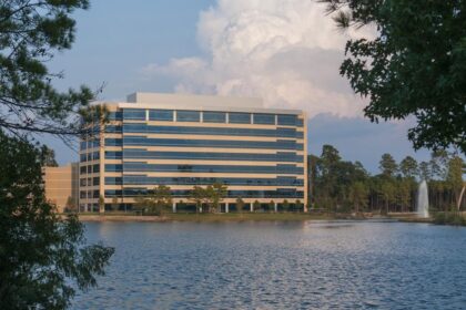 Houston-Based Linscomb Wealth Expands with New Office in The Woodlands and Plans for Nashville Growth Houston-Based Linscomb Wealth Expands with New Office in The Woodlands and Plans for Nashville Growth