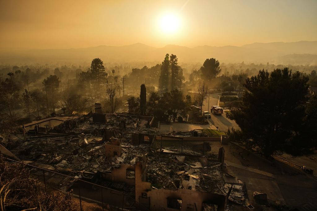 How Close Are the Los Angeles Fires to Reaching San Diego?