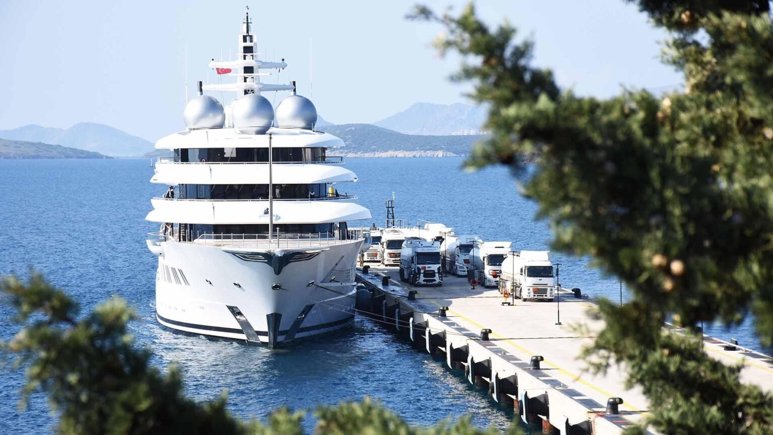 Court Halts US Effort to Seize Yacht Tied to Sanctioned Russian Oligarch