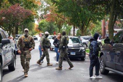 Masked Agents Storm Chicago Suburb, Sparking Residents to Rally and Capture the Moment