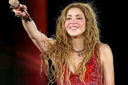 Shakira Honors Texas Flood Victims and Families with Heartfelt Alamodome Performance