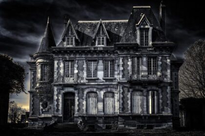 Explore Houston’s Top 10 Haunted Houses to Visit This Halloween: Dates, Prices, and More