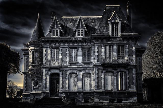Explore Houston’s Top 10 Haunted Houses to Visit This Halloween: Dates, Prices, and More