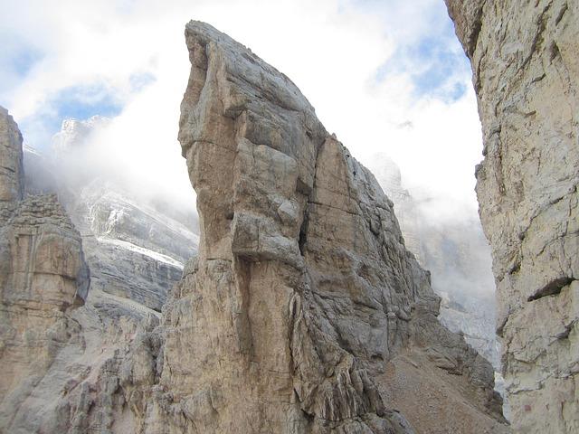 Giannis Antetokounmpo Spurs Trade Rumors Heat Up: Could a Superteam with Wemby Be Coming?