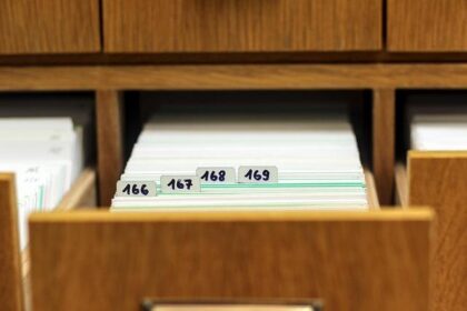 Philadelphia Fed Manufacturing Index Shows Growth Despite Remaining in Negative Territory