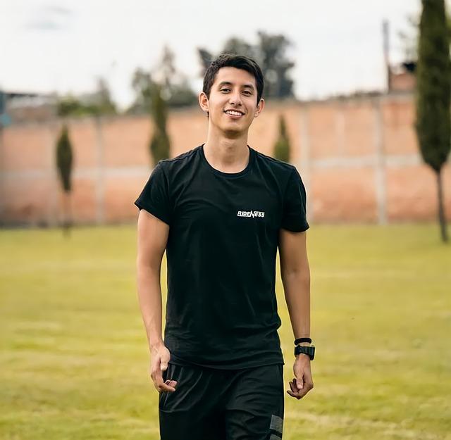 Hombre arrestado por acto indignante en el memorial de Charlie Kirk frente a la sede de Turning Point en Phoenix