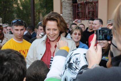 Beloved ‘Scary Movie’ Star and Bodybuilder Jayne Trcka Dies at 62