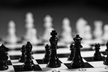 ICE Tactics in Minneapolis Ignite Political Firestorm from Philadelphia to Washington