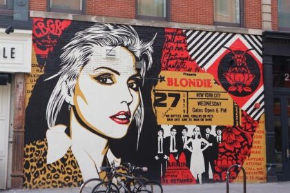 Shepard Fairey Unveils Striking New Mural Celebrating American Liberty in Philadelphia