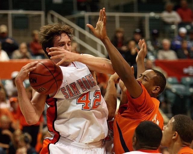 As Women’s Hoops Surges, NIL Money Still Flows Mostly to Men, Records Show