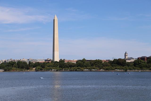 Why Washington’s Iconic Reflecting Pool Has Turned from ‘US Blue’ to Algae Green