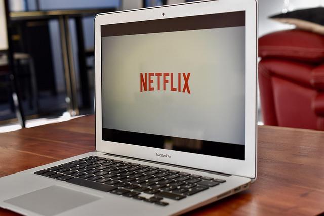 Can Netflix Be the Key to Reviving the American Mall?