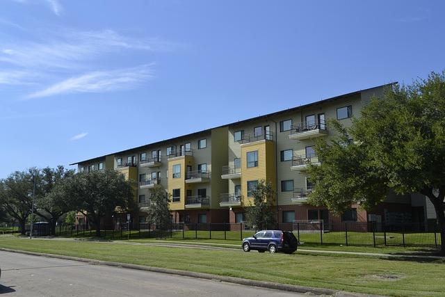 Houston Residents Raise Concerns Over Local Apartment Complex